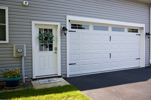 24/7 Emergency Garage Door Panel Replacement experts in Hart County County, GA